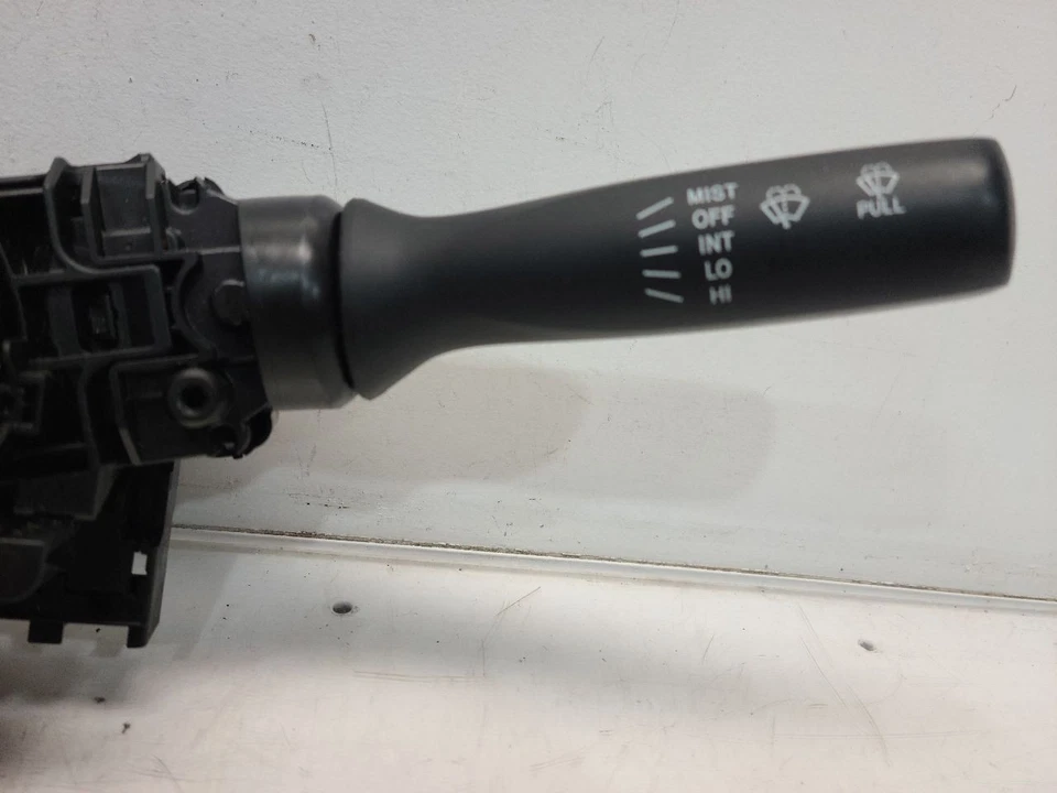 Conjunto de interruptor de coluna Toyota Yaris (Sedan) 2006-08 sem neblina e limpador traseiro - Imagem 4 de 4