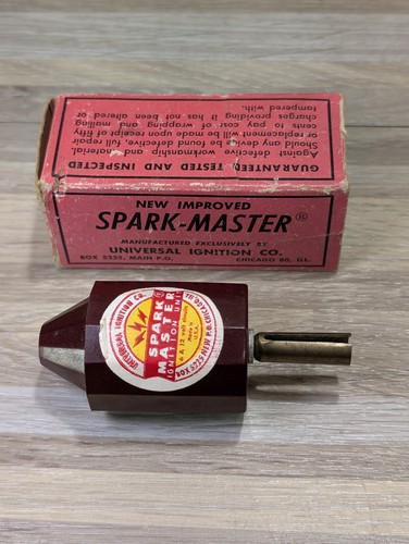 1950's SPARK MASTER UNIVERSAL IGNITION CO With Original Box Small Chip See Pics
