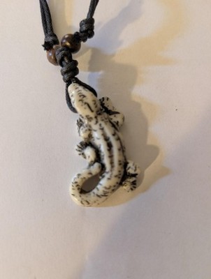 White & Black Lizard Pendant Adjustable Cord Necklace Jewelry