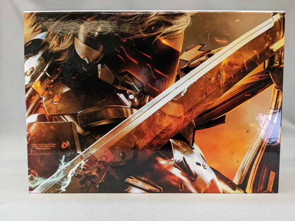 Metal Gear Rising Revengeance Premium Package Limited Edition PS3 Japanese Ver. - Image 2 of 4