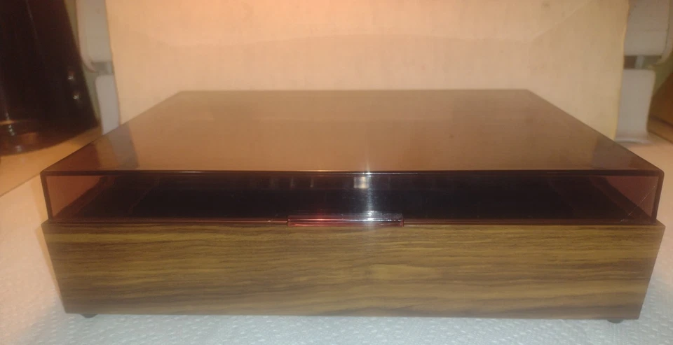 Soporte de almacenamiento de casete vintage de 32 ranuras, madera con tapa de plástico y bisagras de metal Foto 3 de 4