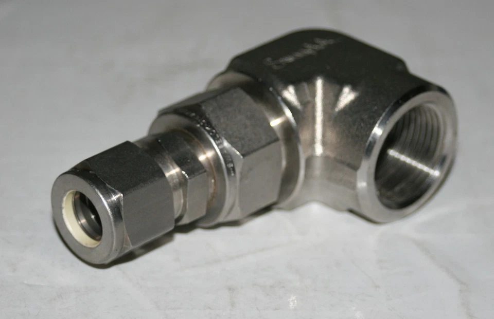 1/2" Tube x 3/4" FNPT 316ss Elbow Adapter Fitting Swagelok  - Image 2 of 3