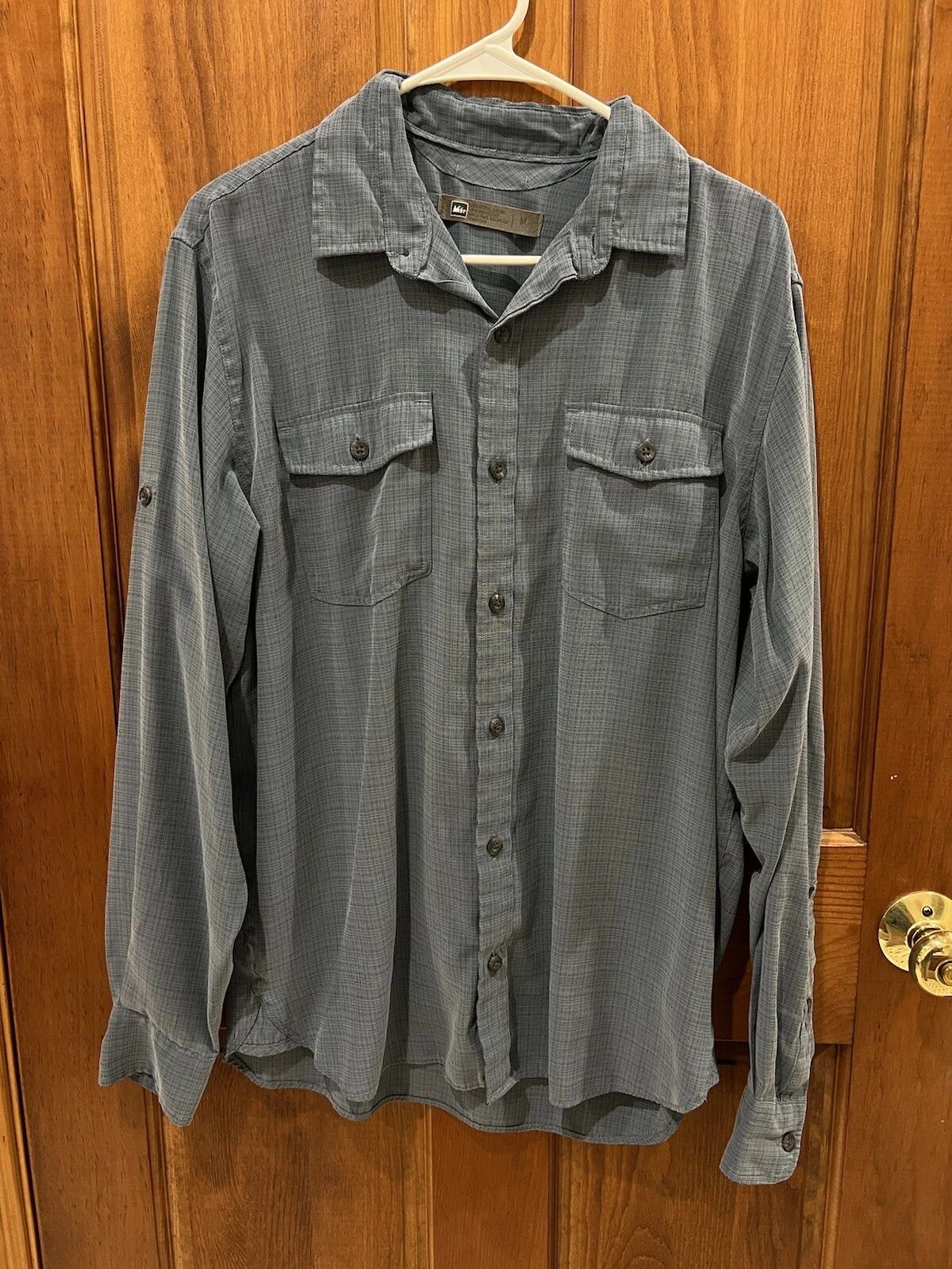 REI Men’s Blue Button Down Hiking Outdoors Long Sleeve Shirt Medium