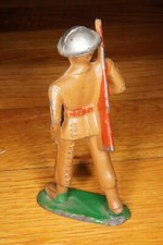 Barclay 788 B140 Soldier Marching w/ Gun Slung Behind