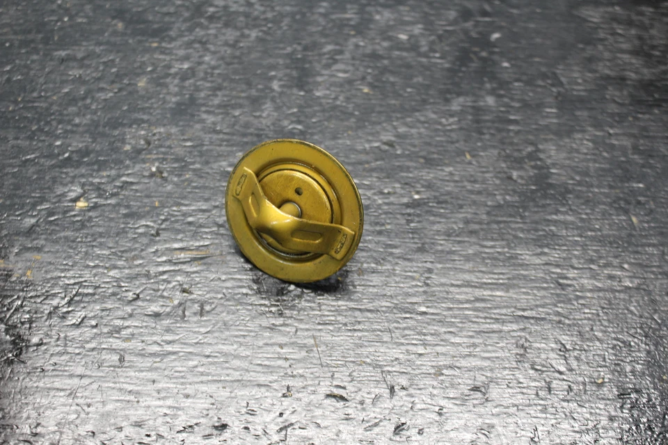 03 04 05 06 KAWASAKI NINJA ZX6R ZX6RR 636 ZX600 OEM THERMOSTAT 2003 2005 2006 - Image 2 of 3