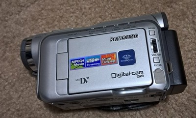 Samsung Digital-cam 18x Digital Zoom 900x Untested With Carring Bag 