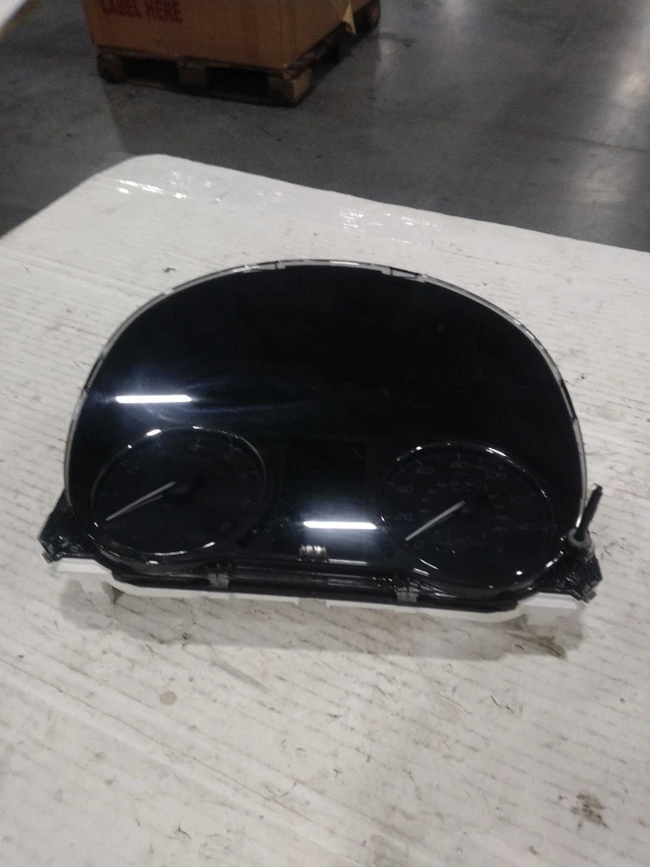 2016 Mitsubishi Outlander Speedometer Gauge OEM Silver 138k Miles NJ25-21698 - Изображение 2 из 3