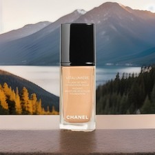 CHANEL VITALUMI RE Radiant Moisture-Rich Fluid Foundation - 35 Soft Bisque, 1 fl