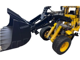 LEGO 42030 - TECHNIC: VOLVO L350f Wheel Loader - used read description 