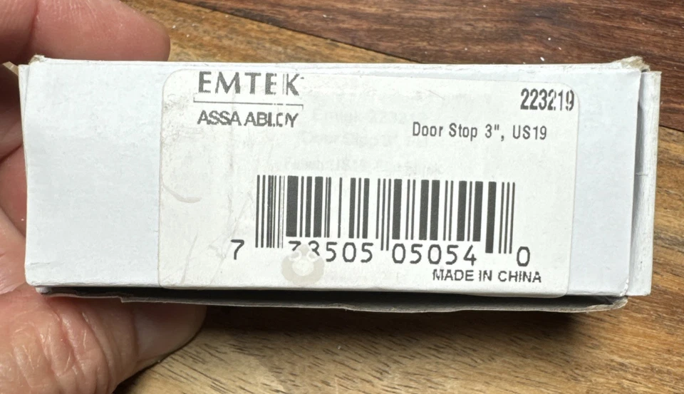 Tope de puerta de zócalo Emtek 3" en negro plano - 2232 US19 Foto 4 de 4