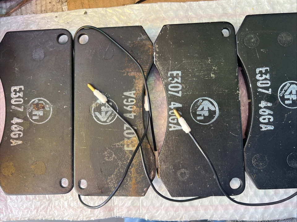 Pastillas de freno delanteras Renault Midliner (M140,160,200,300,S130,150,170) fabricadas en Reino Unido.  Foto 2 de 4