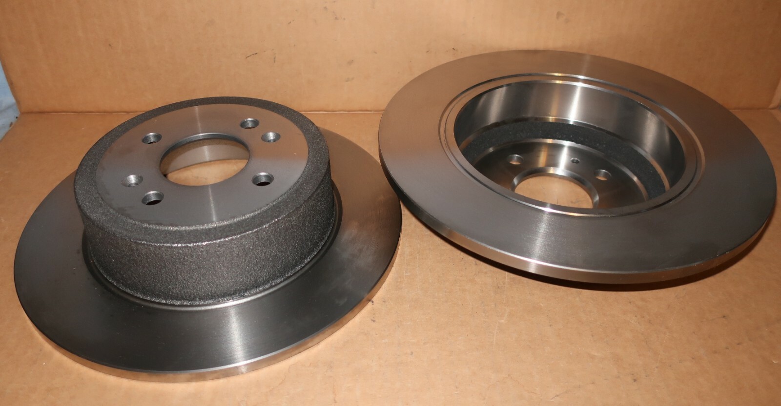 Maserati Biturbo   REAR BRAKE DISC SET  Rotor 4 Bolt **New** 317220350A