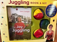 NEW Mud Puddle The Joy Of Juggling Book and Kit w/ 3 Non Bounce Balls Gift Age8 