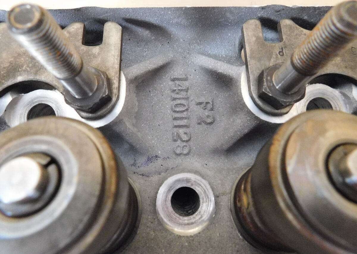 1986 C4 Corvette Aluminum Cylinder Heads GM 14101128 for 1986 C4 Corvette Aluminum Cylinder Heads GM 14101128 for
