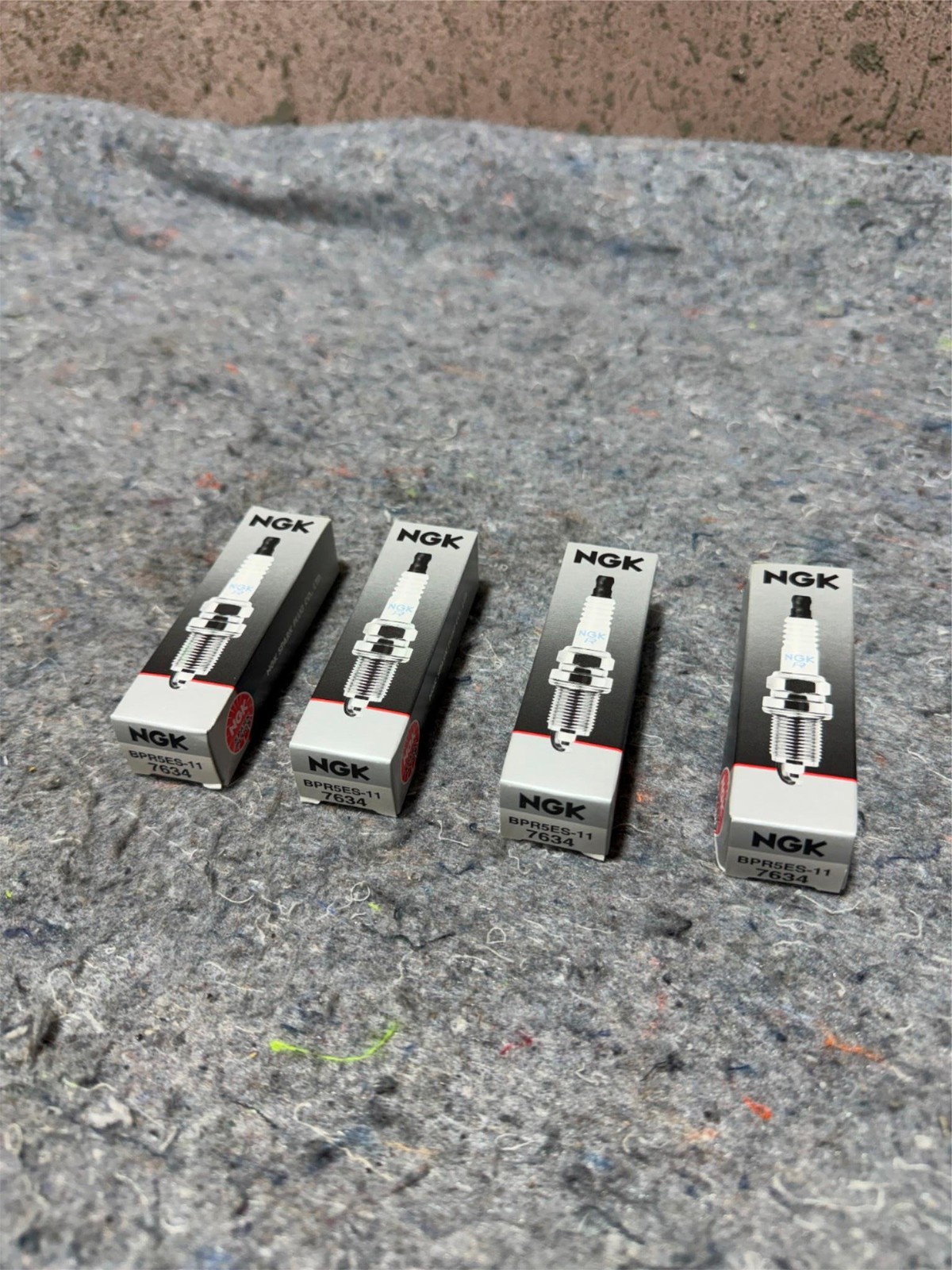 4 PACK GENUINE NGK 7634 SPARK PLUG BPR5ES11