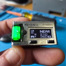 KEYENCE LR-TB2000C Laser Distance Sensor 60-2...
