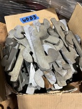 Lote de 30 clips para estanterías de palets de acero Sturdi construidos y compatibles