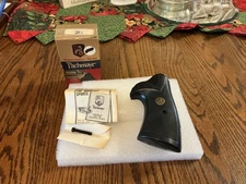 NOS Pachmayr Handgun Grips,Model SK-L Revolver Grips,unused in original package