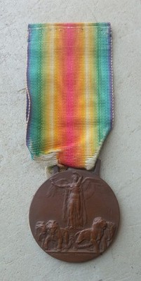 Italien, bronzene Siegesmedaille, 1. Weltkrieg 1914-1918 S. Johnson Milano
