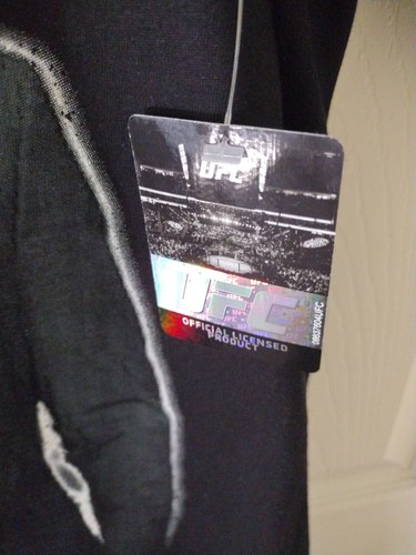 Jon Bones Jones UFC Heavy Weight Champion Belt T-shirt Size Medium New With Tags - Picture 4 of 5