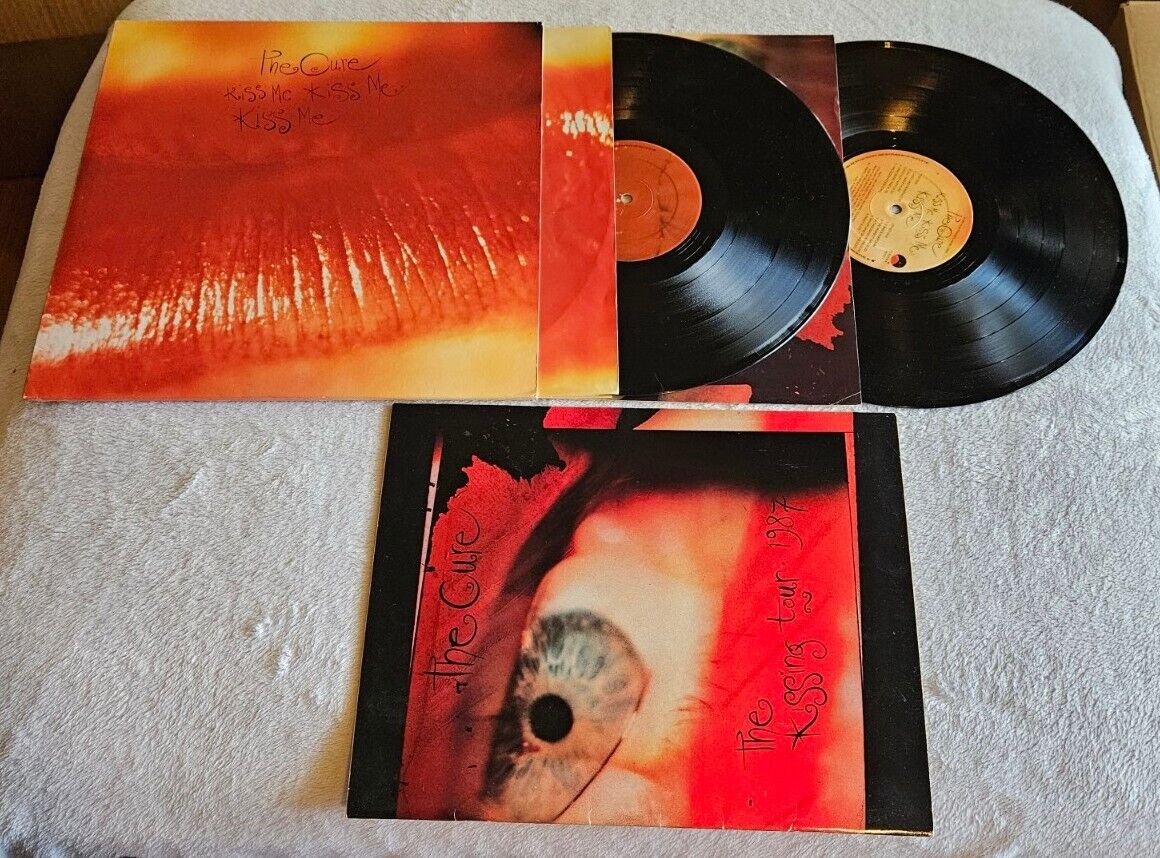 THE CURE Kiss Me 1987 Vinyl Record 2 LP W/ Inners & Kissing Tour Program Book