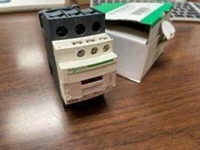 SCHNEIDER ELECTRIC LC1D25 B7 / TRANE CTR02392 CONTACTOR 600VAC 25AMP