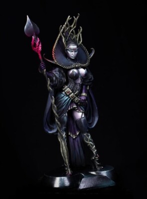 1/24 Scale 75mm Resin Figure Spades Queen With Spear Unpainted Unassembled