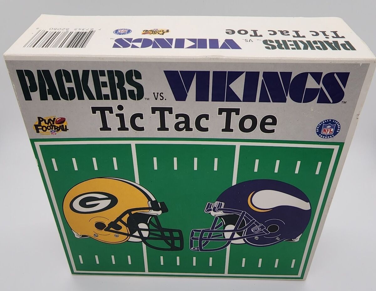 Vintage Packers vs Vikings Play Football Tic Tac Toe Game w Mini Helmets  1999