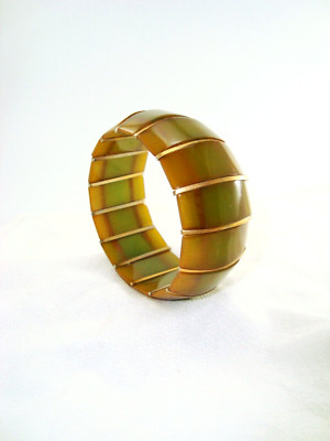 Vintage Marbled Translucent Green Bakelite & Brass Metal Stretch Beaded Bracelet
