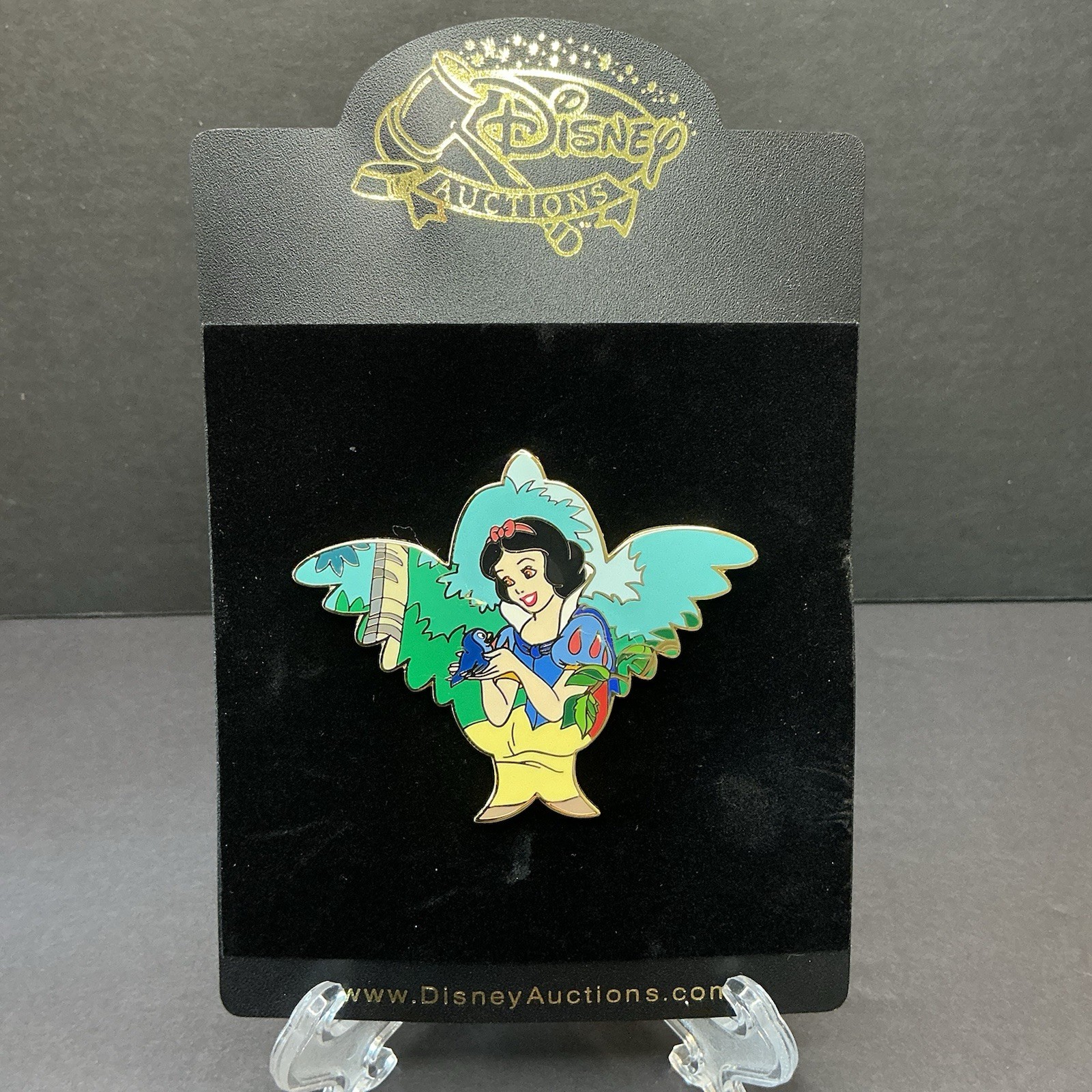 Disney Auctions 2005 Snow White with Little Bird LE 500 Jumbo Pin 39654 *AS IS*