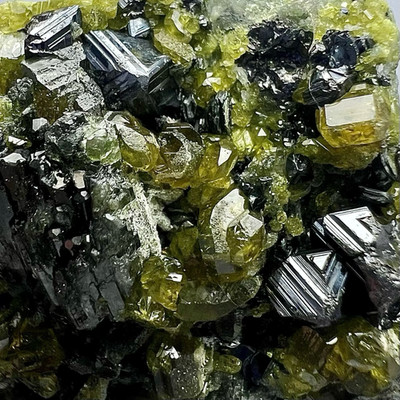 100 Gm Extremely Rare & Unique Combination Magnetite, Chlinochlore & Vesuvianite