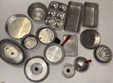 1930s Lg Set VINTAGE ALUMINUM KITCHEN PLAY SET See Pics For Condition 25 Plus