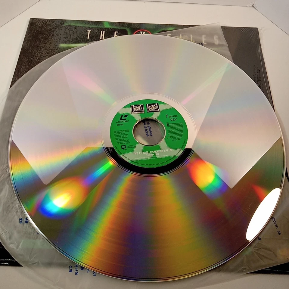 The X Files Darkness Falls & The Erlenmeyer Flask. Lazer Disc. Foto 3 de 4