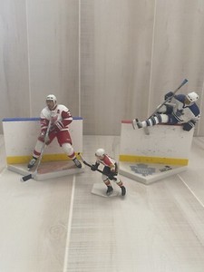 NHL hockey figurines -Chelios -Nolan -Fleury