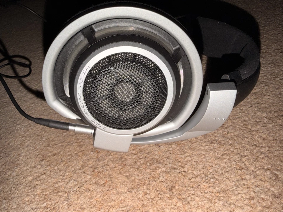 Sennheiser HD 800 Wired Over-Ear Headband Headphones 300 Ohm Silver/Black, photo 3 of 5