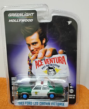 NEW Greenlight Hollywood 1983 Ford LTD Crown Victoria Ace Ventura Pet Detective.