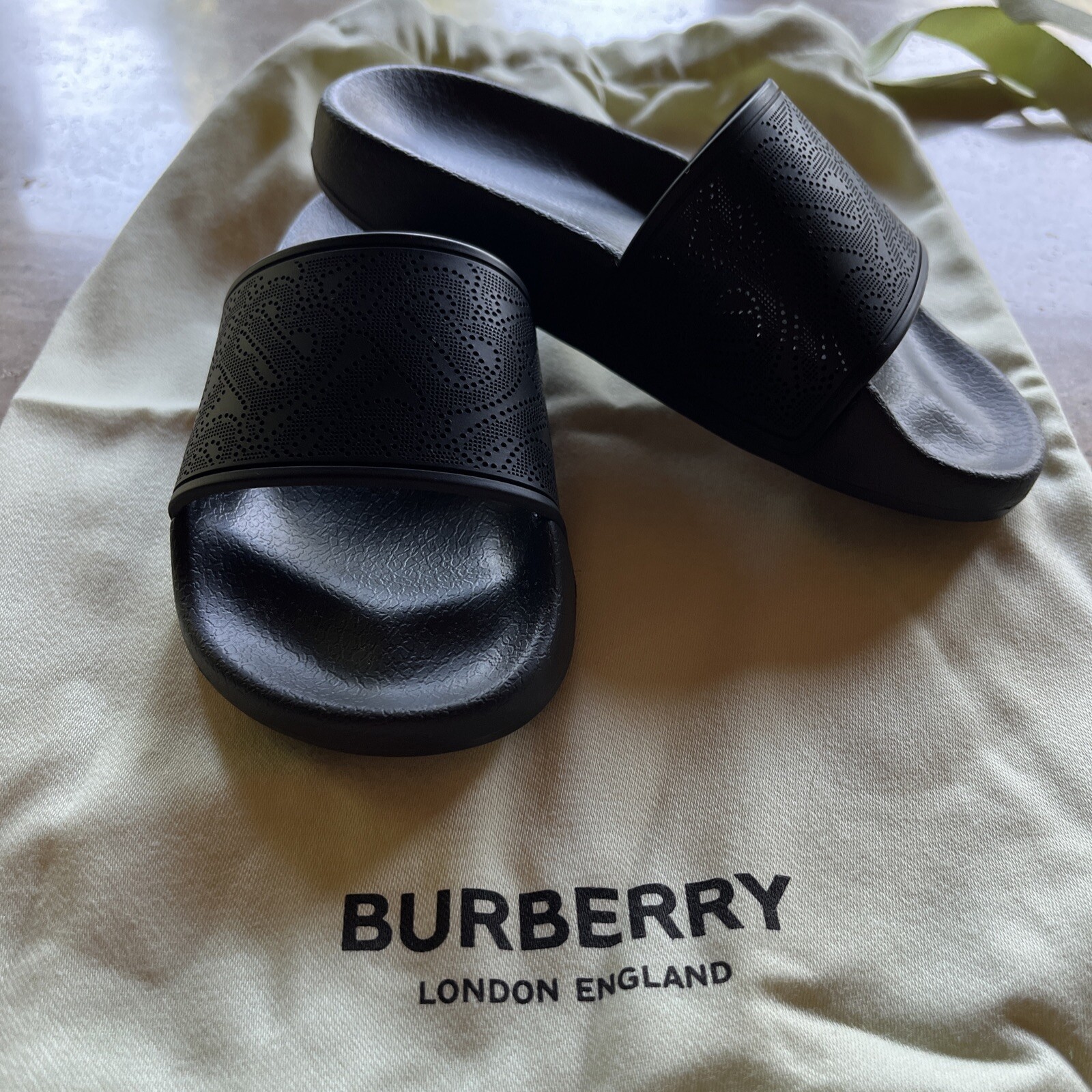 Burberry Monogram Furley Slide Children's Unisex SZ-28 US-SZ -11 Black  Slip On