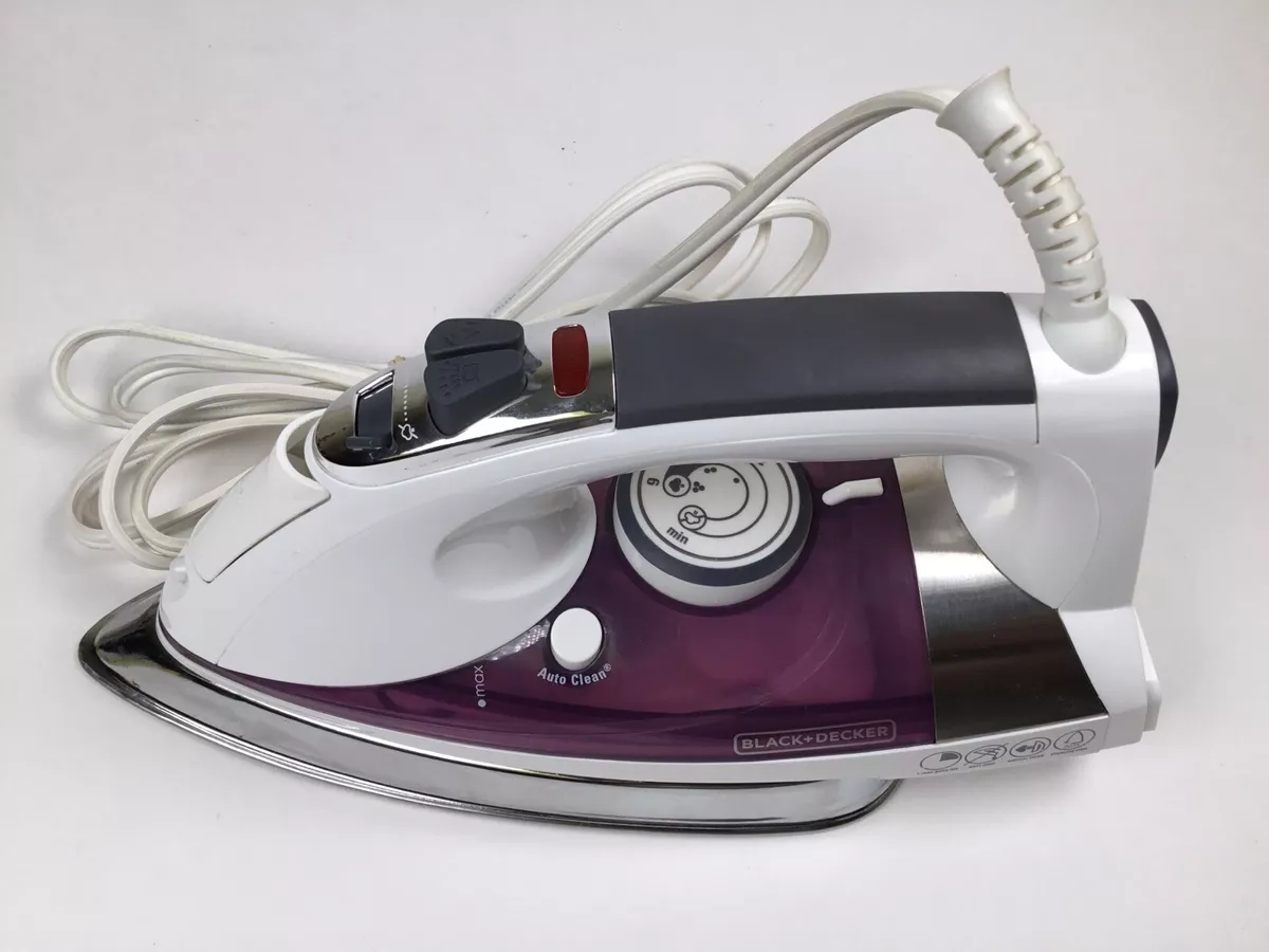 BLACK+DECKER Advanced Steam Iron Large Soleplate Purple Model IR-1350S. T9