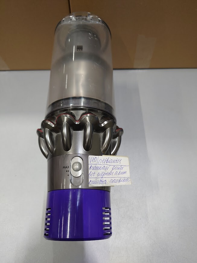 Dyson V10 Vacuum with Weak Battery Broken Part Missing Accessories
