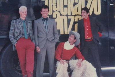 Adventures of Buckaroo Banzai 1984 Weller und Cast Pose für Kameras