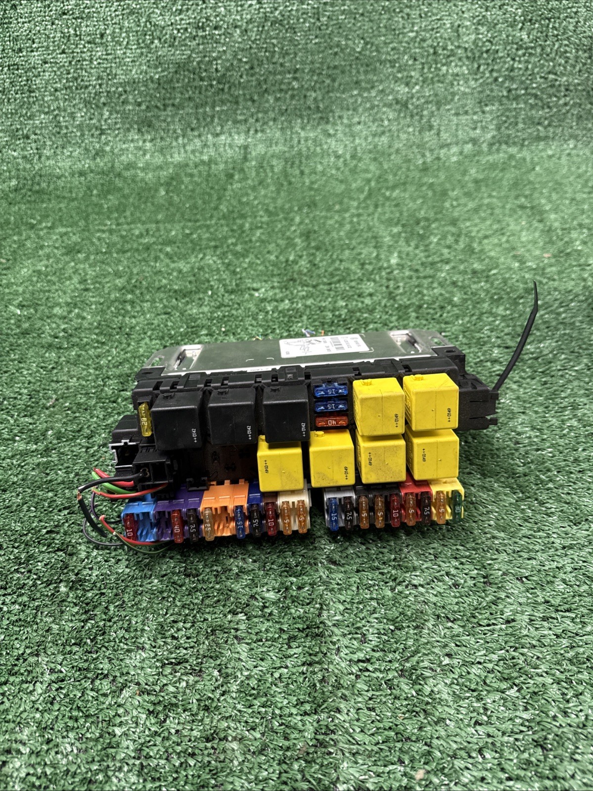 2003 - 2012 Mercedes R230 SL500 SL55 AMG Front Left SAM Fuse Box Module OEM