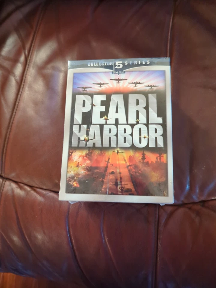 This is a brand new, factory-sealed Pearl Harbor 5-Pack VHS set released in 2001 Foto 3 de 4