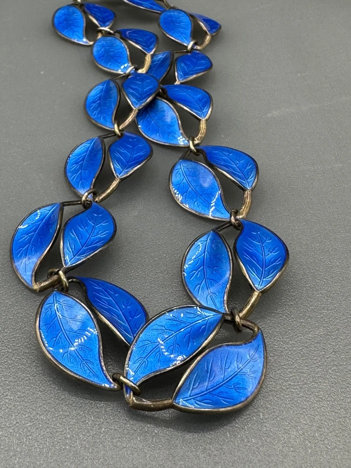 David Andersen Norwegen Sterling blau emaillierte Blätter Halskette in neuwertigem Zustand - Bild 2 von 4