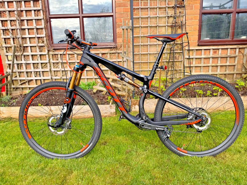 2015 Scott Spark 700 SL (21 lb) Bike & Accessories - Huge Saving