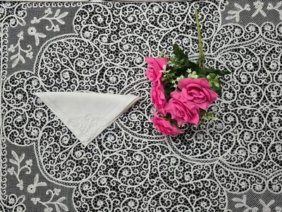 All Cantù Embroidery Tablecloth of the High Quality with 12 Bellora Linen Napkins