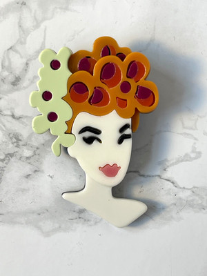 Brosche 30er Jahre Rothaarig mit Locken Mädchen Dame Art Deco. Acrylschicht