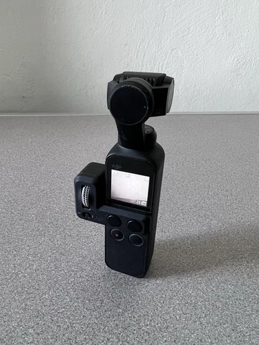 DJI Osmo Pocket 1 Handheld Cam 3-Axis Stabilizer and 4K- Works Great