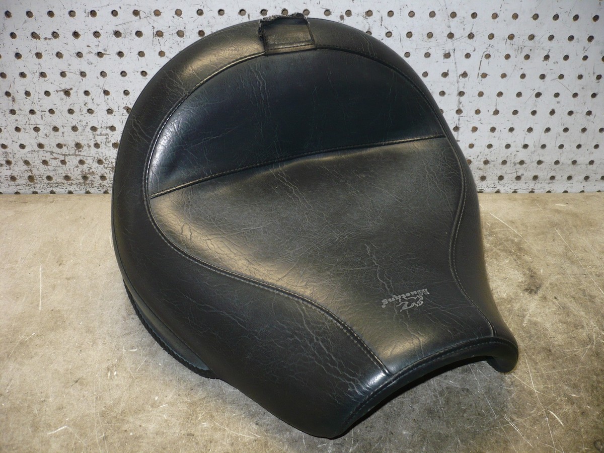 VICTORY 2000 00 V92 V92C MUSTANG FRONT DRIVER SOLO MAIN SEAT 06786