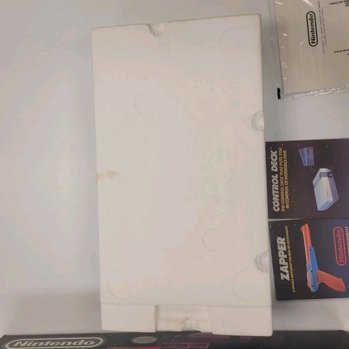 Nintendo NES Action Set Console Complete In Box CIB w. Styrofoam & Inserts - Picture 20 of 20