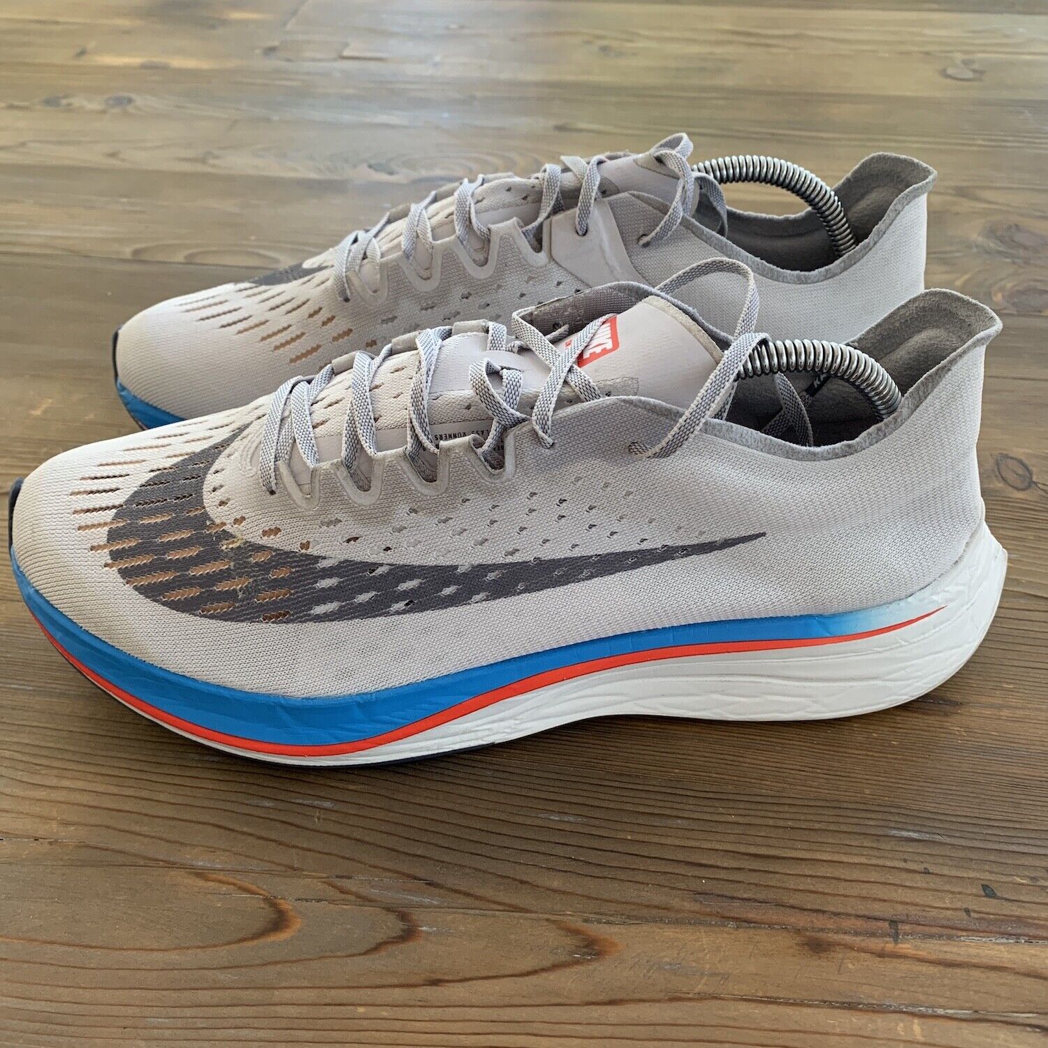 nike zoom vaporfly 4 for sale canada